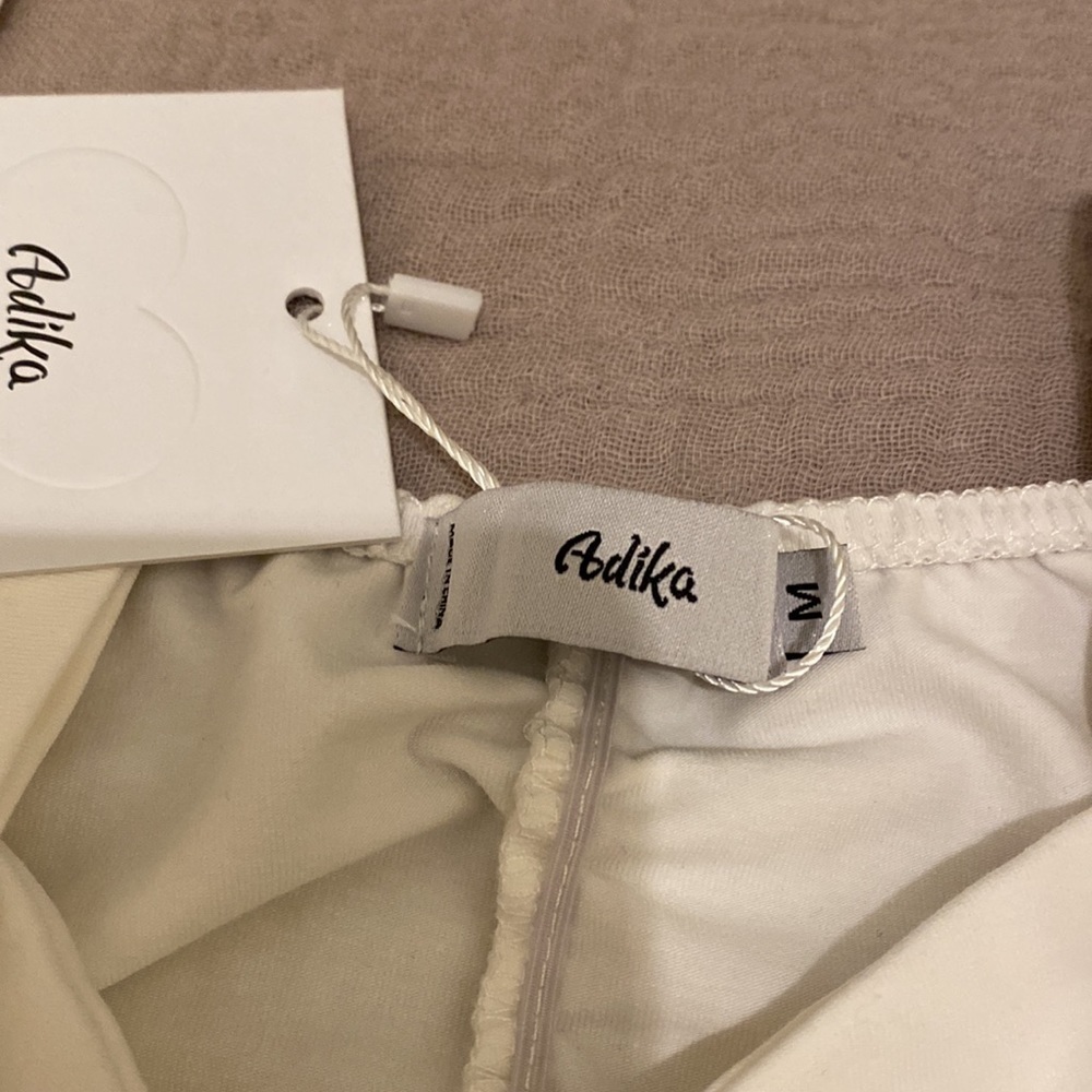 Adika white cropped top . Size M . New - Picture 9 of 12